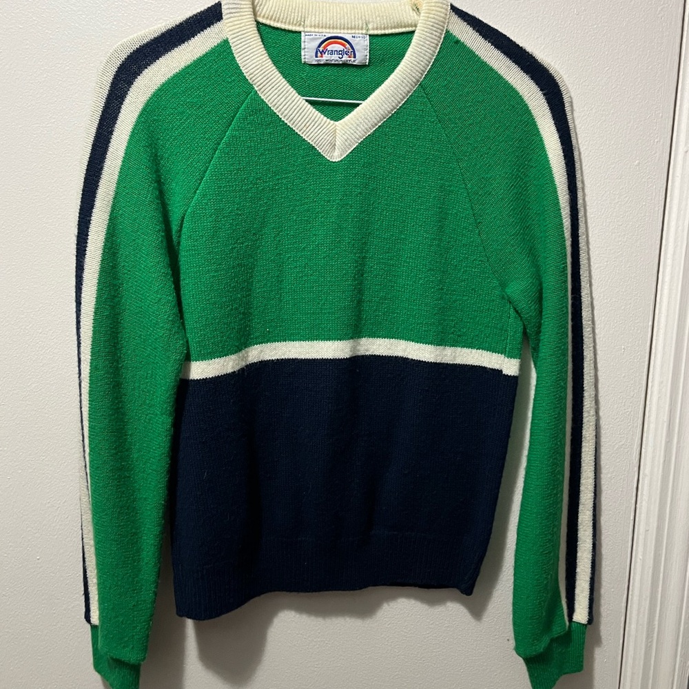 Wrangler V-Neck Sweater in Green and Navy